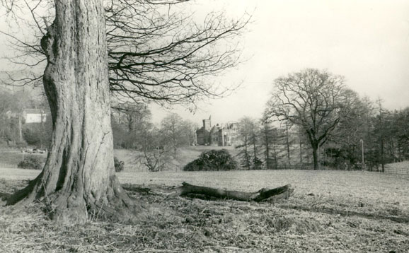 An old photo of Airthrey Castle