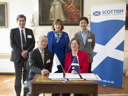 Dr Louise McCabe, Dr Hideki Ito, Fiona Hyslop MSP and CEO of TMGHIG