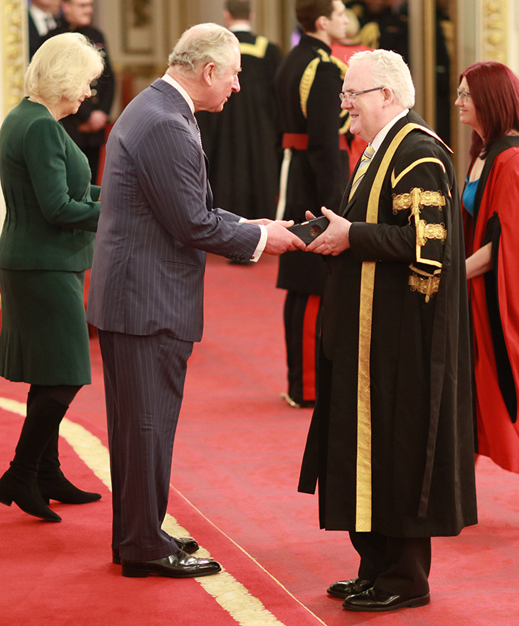 Principal receiving the Queen’s Anniversary Prize from Duke of Cornwall