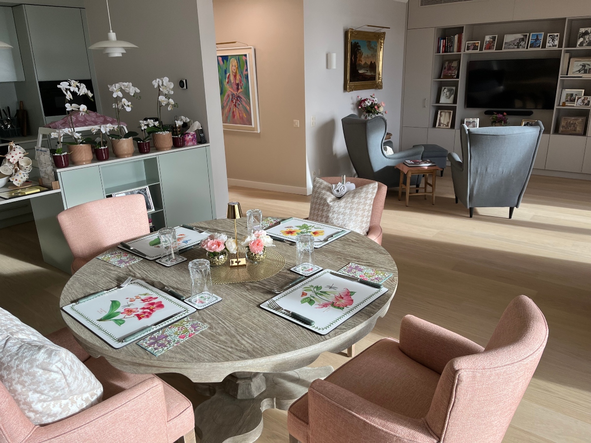 dining room table and chairs