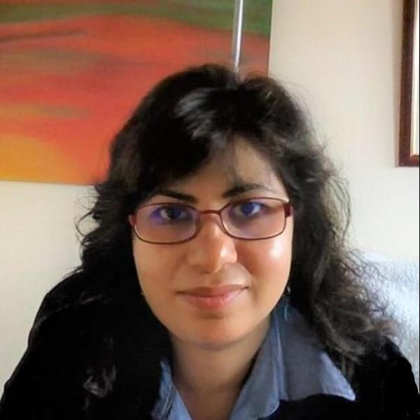 Dr Zeinab Smillie